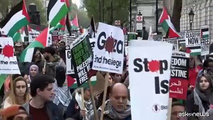 Download Video: A Londra proteste di piazza per chiedere il cessate il fuoco a Gaza