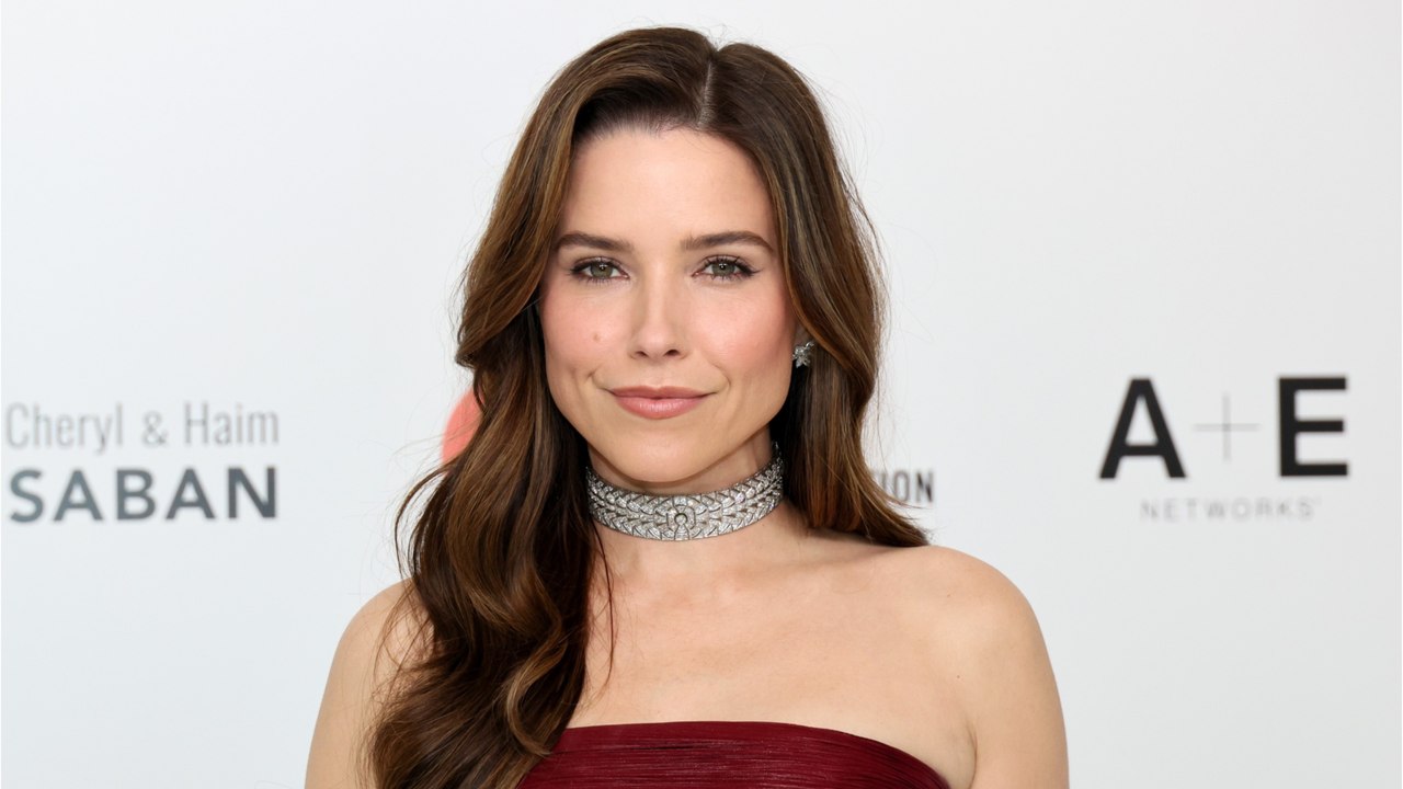 GALA VIDEO - Sophia Bush fait son coming out : qui est sa compagne Ashlyn Harris ?