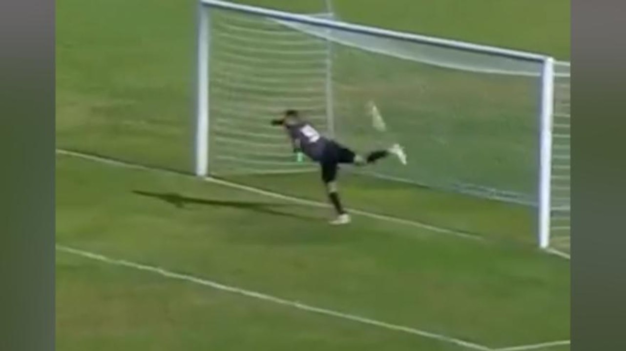 Coppa del Libano, portiere imita Higuita: la parata è assurda