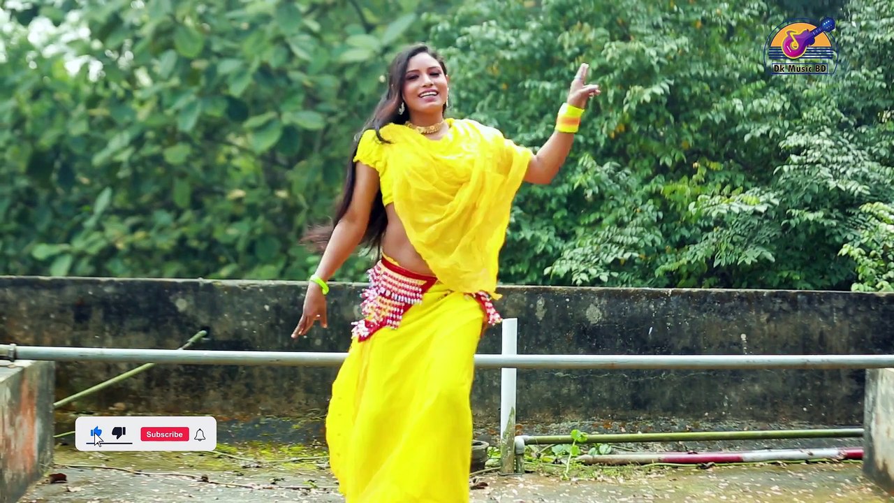 মেয়েটি উতাল পাতাল নাচ দেখে মাথা নষ্ট