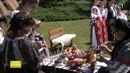 Angela Buciu - Fain ii dantul din sat de la noi (Tezaur folcloric de Florii - TVR 1 - 27.04.2024)
