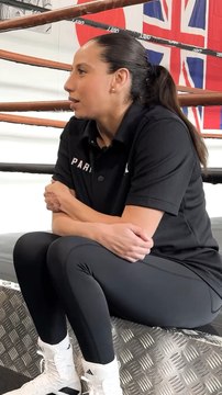 « Ma mère ne pensait pas que je deviendrais championne. » Rima Ayadi, championne d’Europe de boxe anglaise vous emmène à l’entraînement !