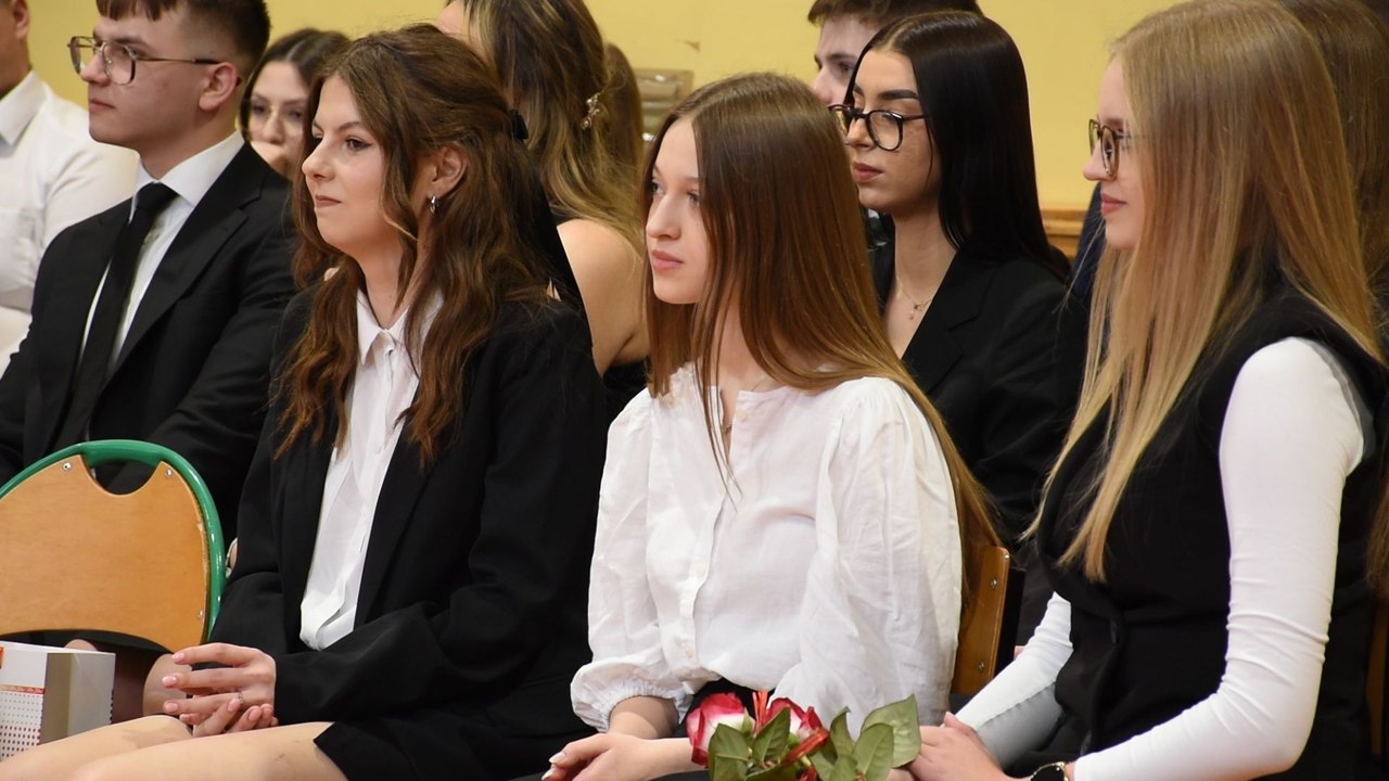 Pożegnanie maturzystów w LO w Rypinie