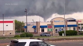 Tornados azotan el centro de EEUU