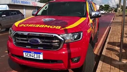 Motociclista fica inconsciente ao cair de moto na Avenida Piquiri