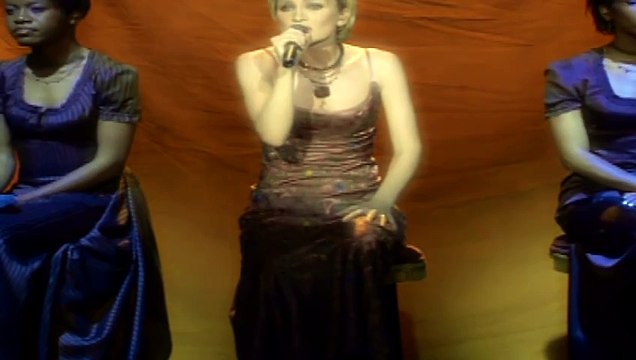 PATRICIA KAAS — JE ME SOUVIENS DE RIEN – (LIVE) | PATRICIA KAAS — “RENDEZ-VOUS” EN CHANSONS – (1998, À L'OLYMPIA DE PARIS)