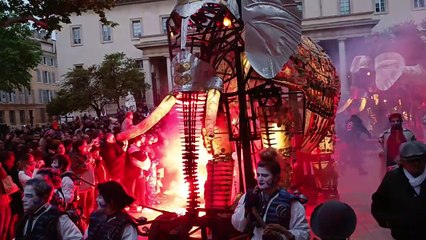 AIX - CARNAVAL TROIS ÉLÉPHANTS PASSENT… par la Compagnie Oposito 27AV2024 hd