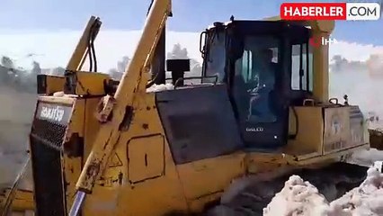 Doski Vadisi'nde 5 metrelik karla mücadele çalışması