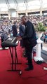 #laurentgbagbo l’ancien #president de la #star de la #scene ! Il se mue en #artiste et #interprete un air en #livemusic sûr un #clavier #electronique à #abidjan  (#puristes : l’#idée est de #placer des #motsclés )