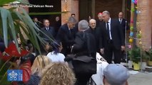 Papa Francesco a Venezia, il saluto con le detenute della Giudecca: «Avete un posto speciale nel mio cuore»