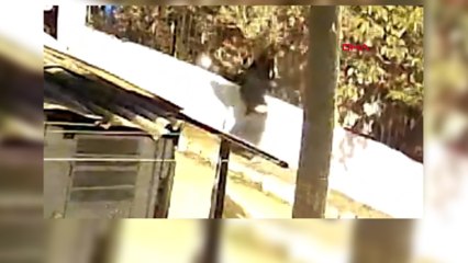 Evinin önündeki silahlı saldırıda öldü; olay anı kamerada