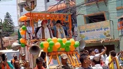 তাপমাত্রা ৪০ ডিগ্রি! তারমধ্যেই ভোট প্রচারে মহাগুরুর মেগা রোড-শো | Oneindia Bengali