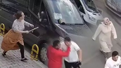 Kendisini uyaran sürücüye akrabalarıyla saldırdı!