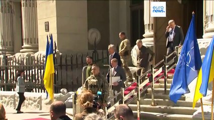 Ucraina, Stoltenberg: "Ritardi, ma l'Ucraina può ancora vincere"