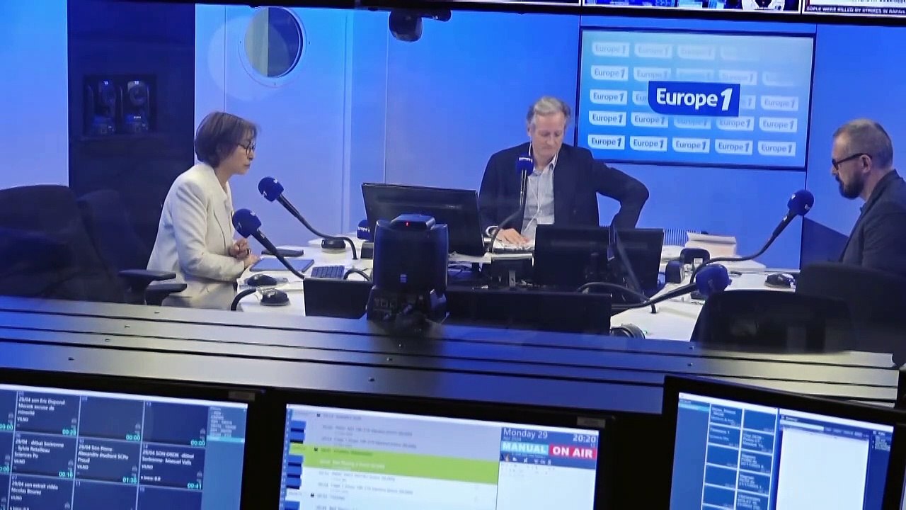 Après des tracts d’insultes pour soutien à l’expérimentation du port de l’uniforme à l’école, il refuse de reprendre son poste