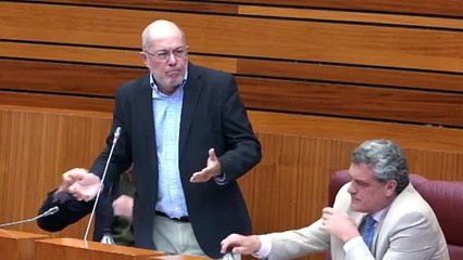 Igea amenaza al PP durante el pleno de las Cortes