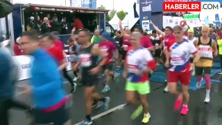 AB Büyükelçisi İstanbul Yarı Maratonu'na katıldı