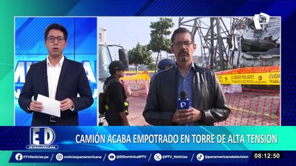 Camión choca contra torre de alta tensión y queda empotrado en VES: ¿cortarán la luz?