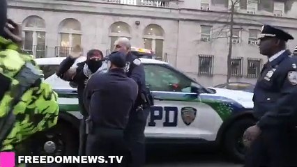 #Columbia University  #CEASEFIRENOW  #Israel #Palestine นักเรียนไม่ได้ต่อต้านกลุ่มเซมิติก แต่ต่อต้านการฆ่าล้างเผ่าพันธุ์