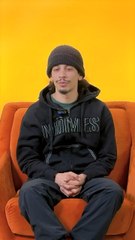 « C’était un son sur sur le départ d’un père »  Auteur et compositeur, Yassine Stein se lance dans une carrière solo et sort son premier album « Hayat » en mai 2020.