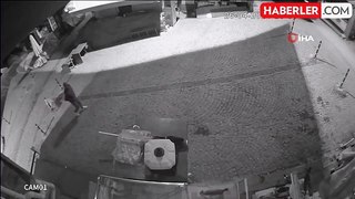 Şemsiye Hırsızı Güvenlik Kamerası ve Polis Tarafından Yakalandı