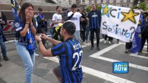 Video, proposta di matrimonio alla festa scudetto dell’Inter