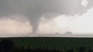 Tornado é capturado por moradores no Rio Grande do Sul