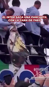 Polémica en Italia por una pancarta ridiculizando a Theo en la celebración del Inter