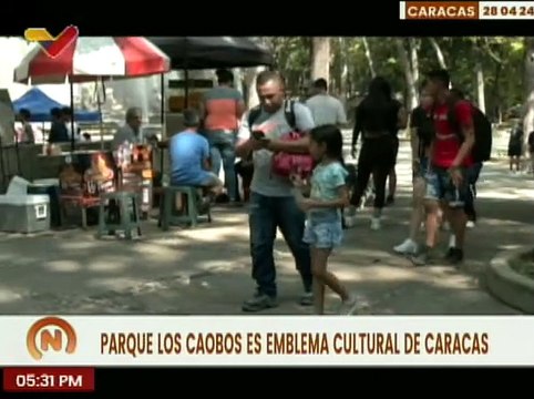 Familias disfrutan de los espacios de recreación y esparcimiento del Parque Los Caobos