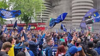 Inter Milan - Les joueurs célèbrent le titre avec les fans !