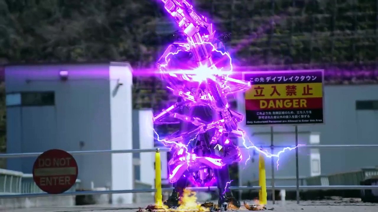 Kamen Rider Zero-One Metal Cluster Hopper V.S Kamen Rider Horobi