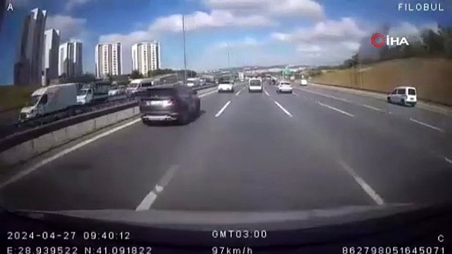 Dengesiz taksici yüzünden ortalık savaş alanına döndü