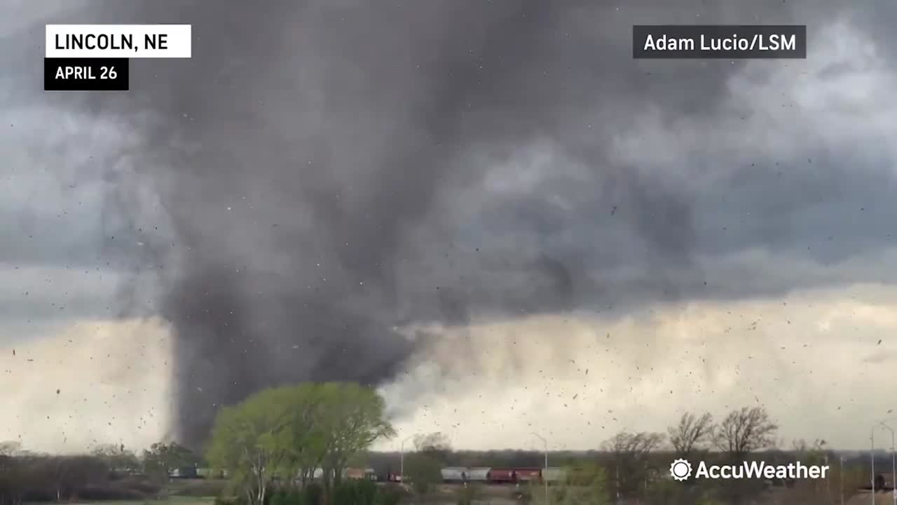 Frightening footage of tornado over Nebraska Interstate