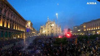 Festa Inter, fuochi d'artificio a Piazza Duomo
