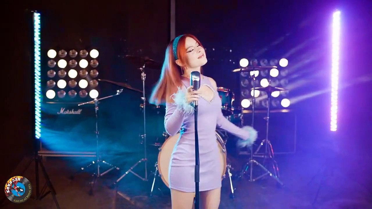 7018 Krissy Rieger Kampf