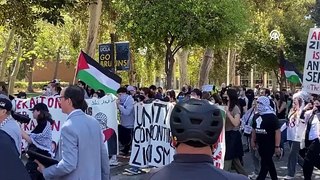 California Üniversitesi’nde Filistin ve İsrail destekçileri karşı karşıya geldi