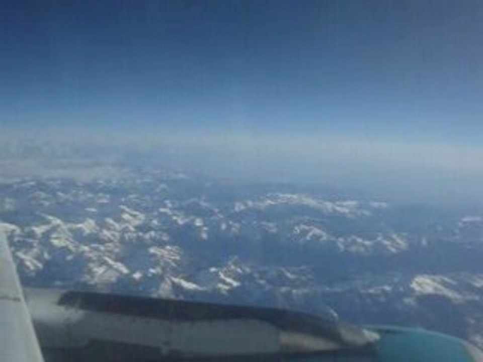 La chaîne des Alpes vue d'avion
