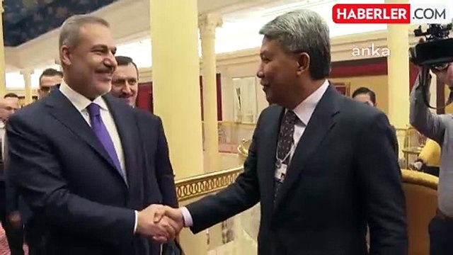 Dışişleri Bakanı Hakan Fidan, Malezya Başbakanı İbrahim ile Görüştü