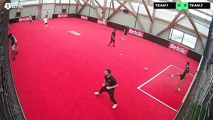 28/04 à 15:33 - Football Terrain Betclic (LeFive P18)