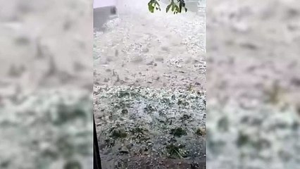 30 dakikalık sağanak tüm şehirde hayatı felç etti