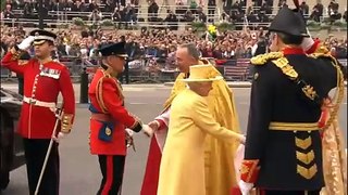Arrivée de la reine Elizabeth II au mariage du prince William et de Kate Middleton @ Youtube / The Royal Family Channel