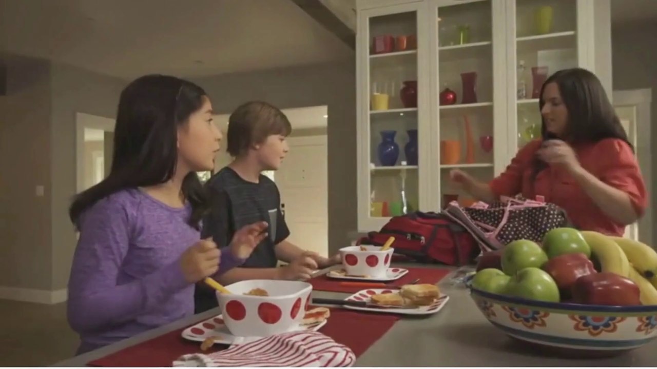 Dash – Coding Robot for Kids 6+ – Voice Activated – Navigates Objects – 5 Free Programming STEM Apps