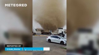 Impressive tornado causes chaos in Abha, Saudi Arabia