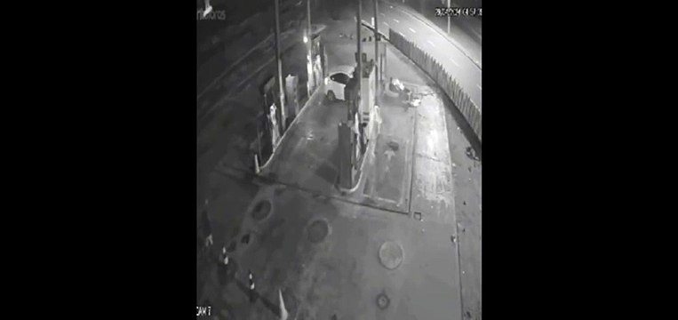 Vídeo mostra momento em que carro invade posto de combustíveis na Boca do Rio; ASSISTA