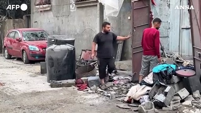 Gaza, le macerie dopo gli attacchi aerei israeliani a Rafah nella notte