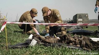 Searching for bodies on Ukraine's front lines