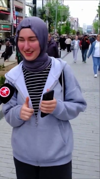 Sokak röportajında bir vatandaştan emeklilere: ''Emekli olmasaymış. 10 bin TL yeter.''