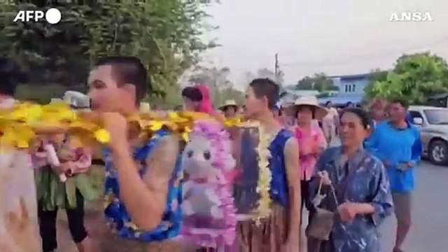 In Thailandia per invocare la pioggia arriva Doraemon