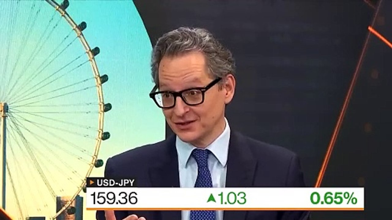Japanese yen dollar Yen's Slump to Past 160 Is Function of Fundamentals, BofA Says