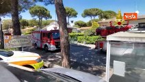 In fiamme tetto di un hotel a Lignano Sabbiadoro, l'intervento dei Vigili del Fuoco